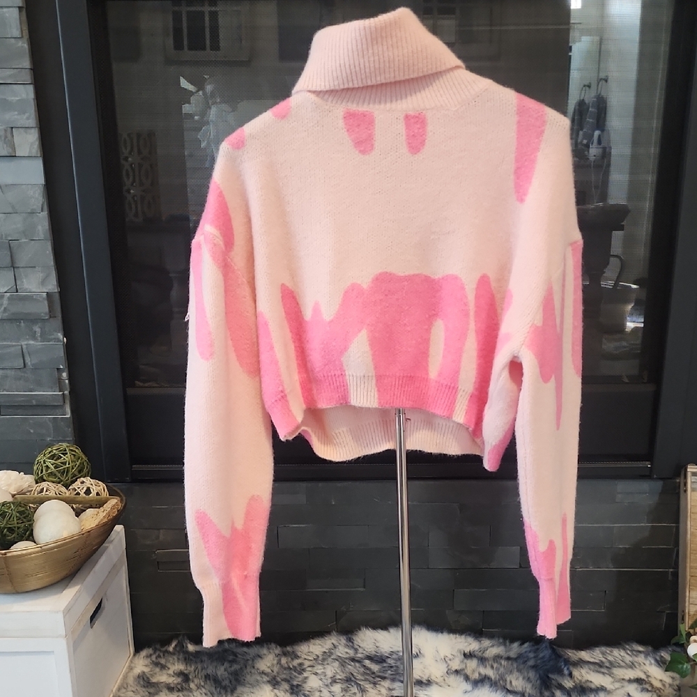 Chic Pink Cropped Turtleneck Sweater